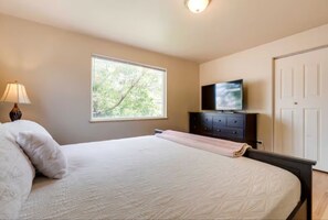 2 bedrooms, in-room safe, iron/ironing board, WiFi