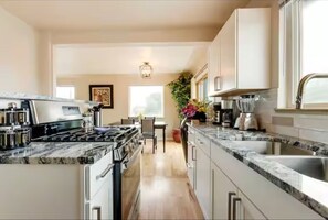 Fridge, microwave, oven, stovetop - 45 s colorado/Cherry Creek (Denver)