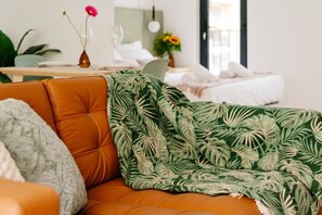 Skrivebord, strygejern/strygebræt, Wi-Fi, sengetøj