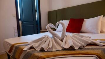 1 chambre, bureau, fer et planche à repasser, Wi-Fi