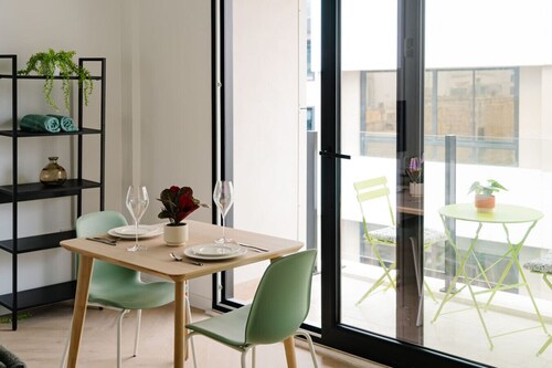 Luxury Mainstreet Sliema Suite! WiFi + Beach!