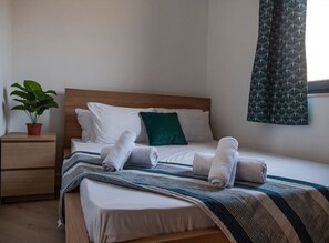 1 chambre, bureau, fer et planche à repasser, Wi-Fi