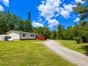 Exterior - Escape to the Lake: Relax, Recharge, Reconnect (Lakehead)