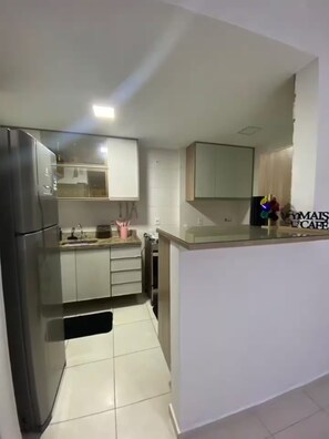 Fridge, microwave, stovetop, blender