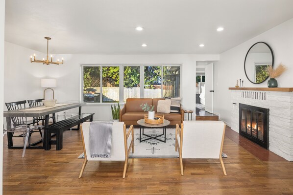 Interior - Charming Family-Friendly Home Just Minutes from the Beach! (Edmonds)