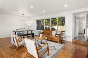 Living area - Charming Family-Friendly Home Just Minutes from the Beach! (Edmonds)