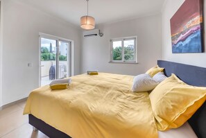 4 dormitorios, tabla de planchar con plancha, wifi gratis y ropa de cama