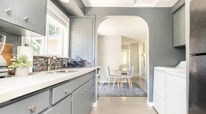 Tranquil 2-bedroom house in Renton minutes from Seattle