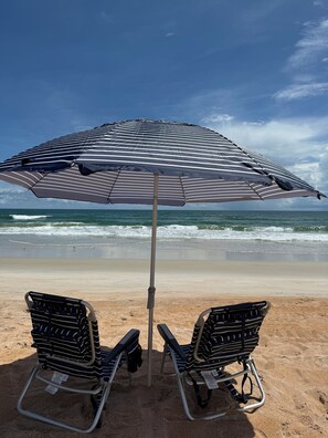 Sillas reclinables de playa, toallas de playa