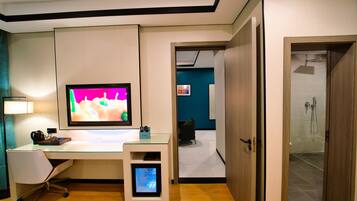 Executive Suite, City View | 1 bedroom, desk, laptop workspace, free WiFi