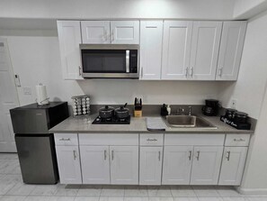 Fridge, microwave, stovetop, coffee/tea maker - Pure Essence (North Las Vegas)