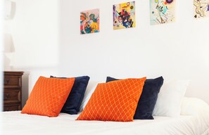 1 habitación, tabla de planchar con plancha, wifi y ropa de cama