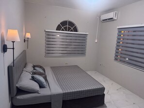 2 camere, una cassaforte in camera, una scrivania, ferro/asse da stiro