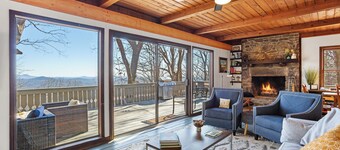 Woodland Cottage - Stunning Views - Wine Country - 20 mins to Downtown