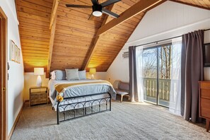 3 makuuhuonetta, silitysrauta/-lauta, Wi-Fi, vuodevaatteet