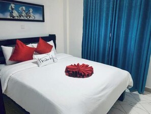 1 habitación, tabla de planchar con plancha, wifi y ropa de cama