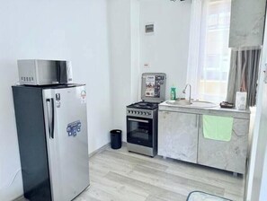 Fridge, microwave, oven, coffee/tea maker