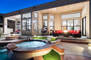 A heated pool - New Lakefront w/ Free Boat & Pool & Massage Chair & Near State Farm Stadium (Glendale)