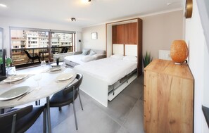 Travel crib, free WiFi, bed sheets - Awesome apartment in Oostende with WiFi (Oostende)