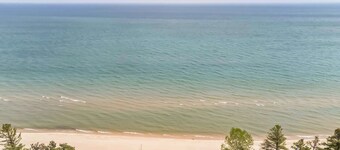 Cottage 9 - 3BR Lake Retreat | Stunning Views