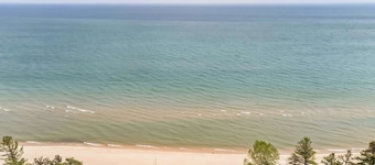 Cottage 7 - 1BR Lakefront Retreat | Perfect for Two!