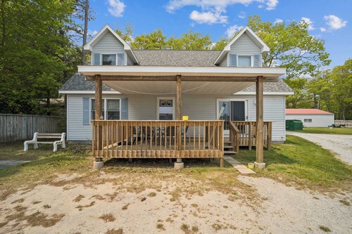 Cottage 6 - 4BR Lakefront Escape | Perfect for Groups!