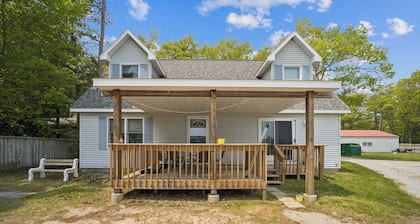 Cottage 6 - 4BR Lakefront Escape | Perfect for Groups!