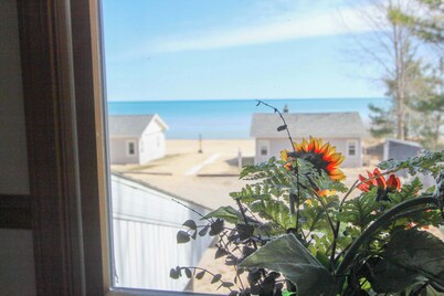 Cottage 6 - 4BR Lakefront Escape | Perfect for Groups!