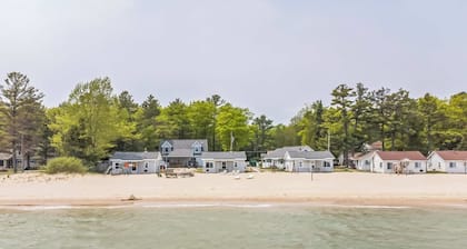 Cottage 6 - 4BR Lakefront Escape | Perfect for Groups!