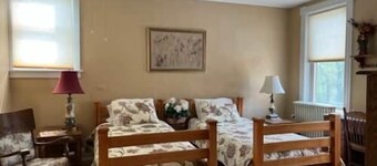 Vermilion Park Inn, #8 Italian Room (2nd floor)