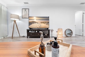 Interior - Spacious 2BR w/ Fast Wi-Fi + Parking in San Diego (San Diego)