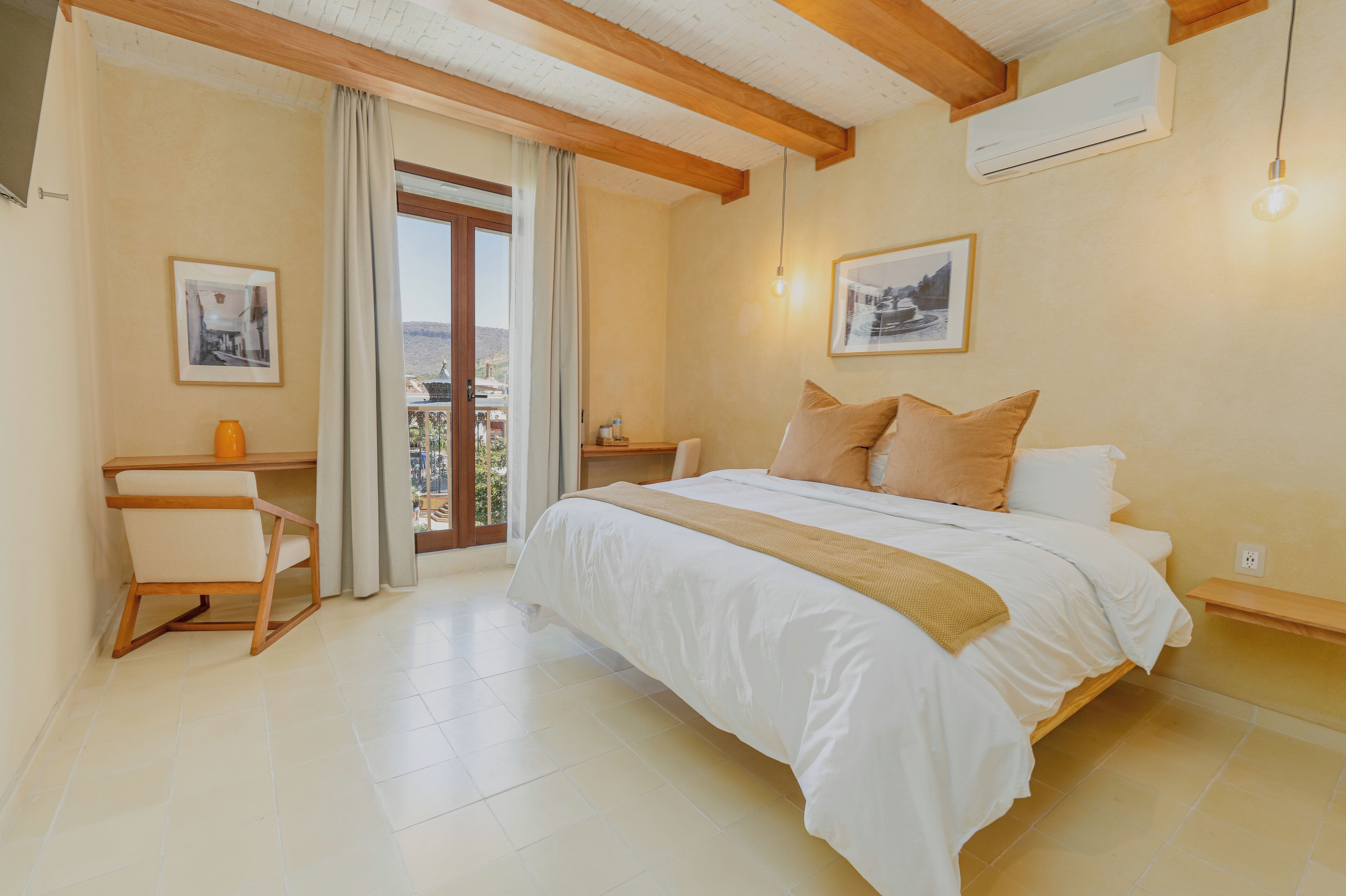 슈피리어룸, 발코니, 시내 전망 | 책상, 암막 커튼, 다리미/다리미판, 무료 WiFi