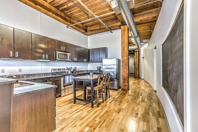 Sleep 8 DWTN Loft-Walk to Convention Ctr & Sights