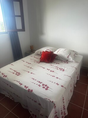 2 soverom, strykejern/-brett, wi-fi og sengetøy