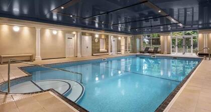 2br-sleeps4-pool-freeparking-trenythonestate