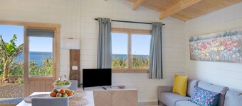 Vakantiehuis 'Dely' met Uitzicht op Zee, Privé Zwembad en Privé Terras