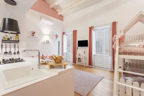 1 bedroom, free WiFi, bed sheets