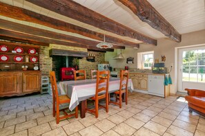 Dining - Holiday Home 'Maison Avec Grand Jardin' with Private Terrace, Garden & Wi-Fi (Férel)