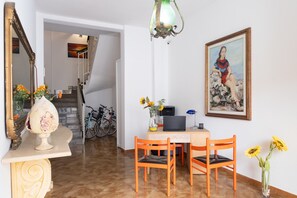 Lobby - Holiday Home 'Azzurro Luxury Room Controvento' with Sea View, Wi-Fi and Air Conditioning (Porto Cesareo)