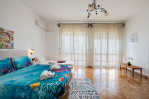 1 chambre, Wi-Fi gratuit, draps fournis