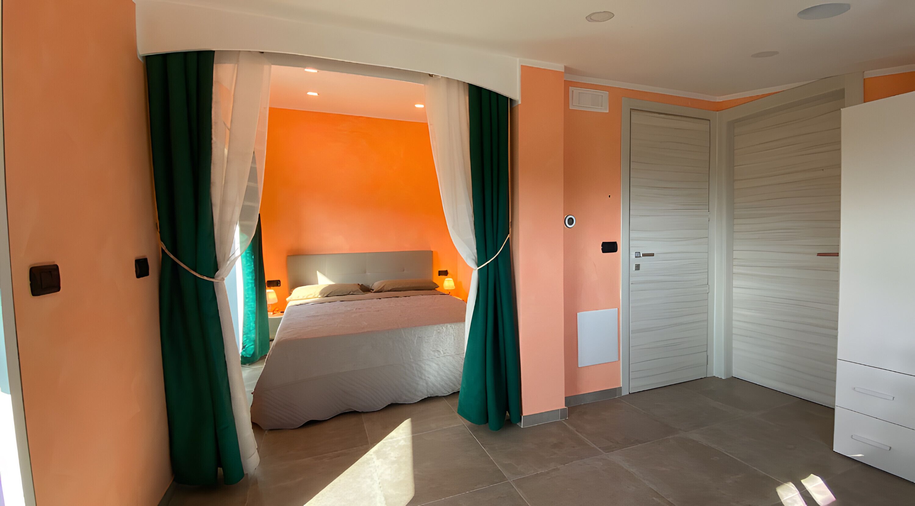 3 slaapkamers, een strijkplank/strijkijzer, gratis wifi, beddengoed