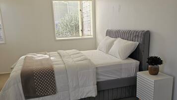 Egyptian cotton sheets, premium bedding, individually furnished, desk