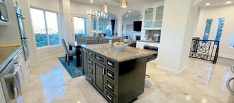 Luxury Modern w/ Great LA Views