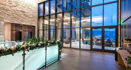 Luxury Condo in Deer Valley East Village with Amenities