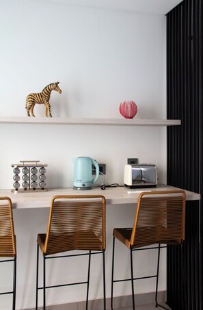 Interior - Casamora wine cellar area with Jacuzzi and garden (Luján de Cuyo)