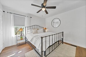 2 chambres, fer et planche à repasser, accès Internet