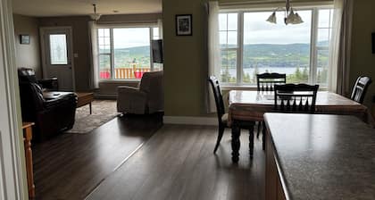 Charming 2-bedroom house with WiFi, AC in welcoming Ferryland