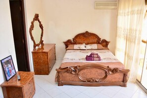 4 Schlafzimmer, Bügeleisen/Bügelbrett, WLAN, Bettwäsche