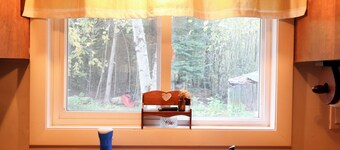 Tiny Home, Big Character. Close to Town, Lake, and Trails! Pet-Friendly!