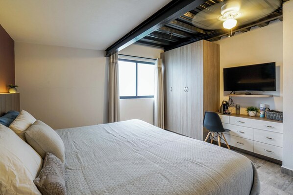 7 bedrooms, iron/ironing board, WiFi, bed sheets